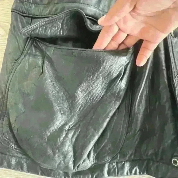 HOLT RENFREW BLACK LEATJER WINTER COAT FOR MEN SIZE M/L - Picture 8 of 16